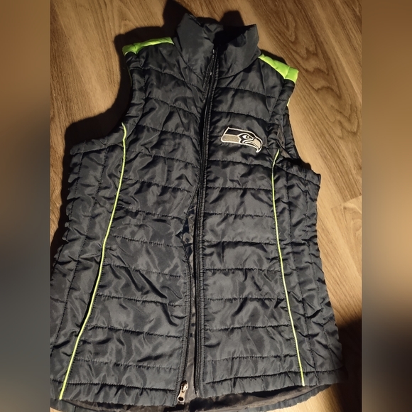 Seahawks lot - Picture 2 of 8